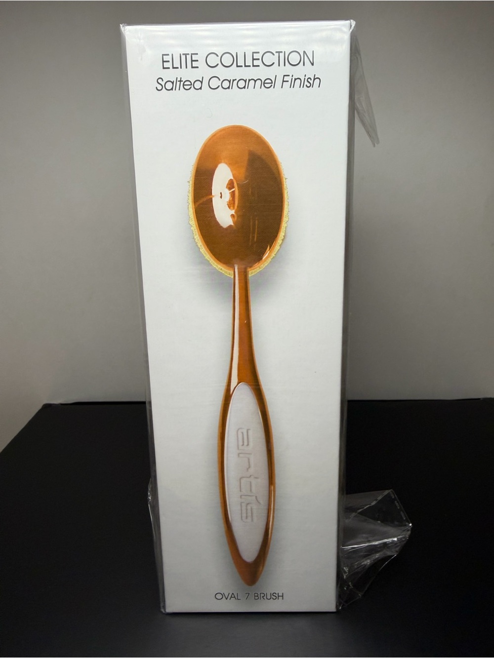 artis Oval 7 Brush in Salted Caramel Finish